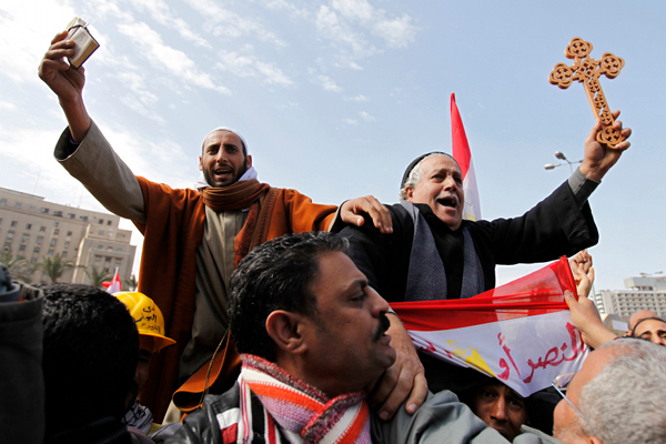 Moslims en christenen protesteren samen in Cairo