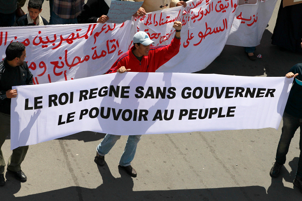 Marokkanen wijzen voorstellen koning af tijdens protestactie