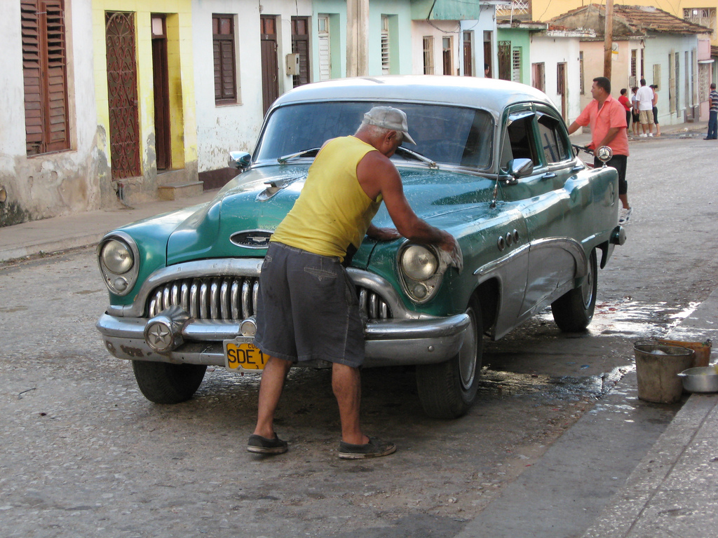 Havana opent deur naar verkoop van auto's en huizen 