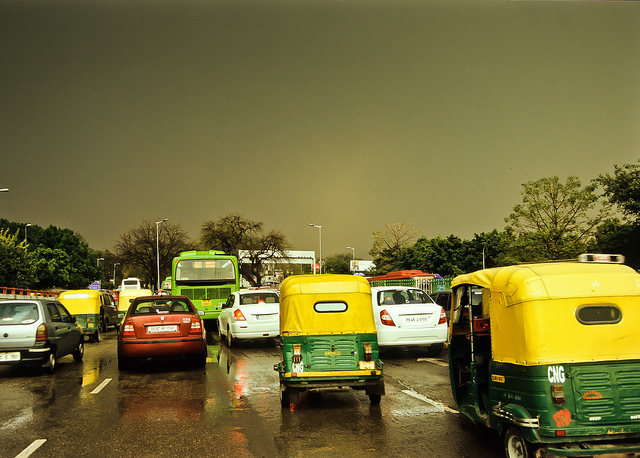 Delhi slikt half miljoen nieuwe auto's