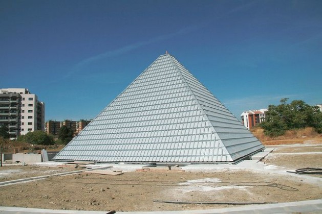 Piramide op grootste massagraf van Franco-dictatuur 