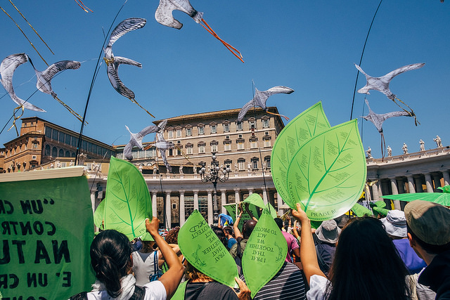 Klimaatmars in Rome wil dat geld Kerk groen wordt