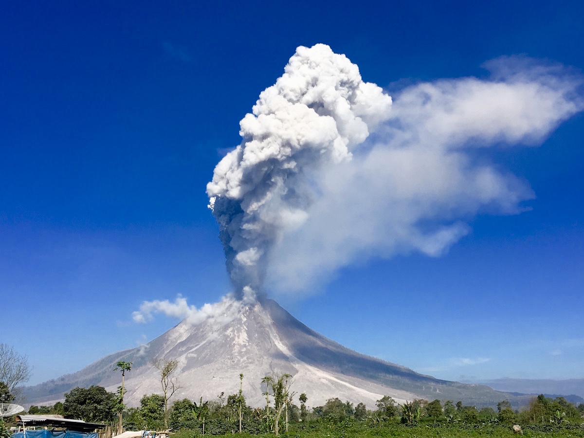 Wat als de grote vulkaanuitbarsting van 1815 zich deze eeuw voordeed?