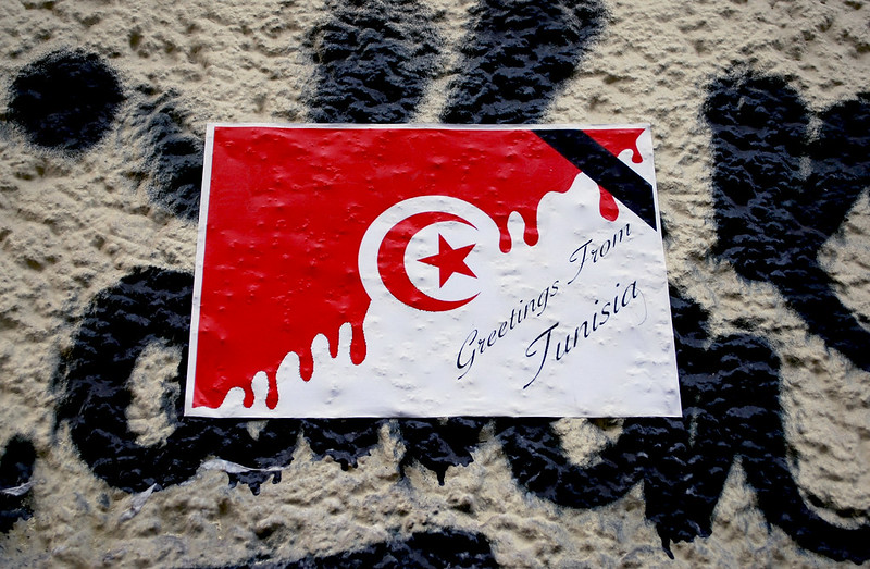 Tunesiërs begraven Arabische Lente voorgoed met nieuwe grondwet