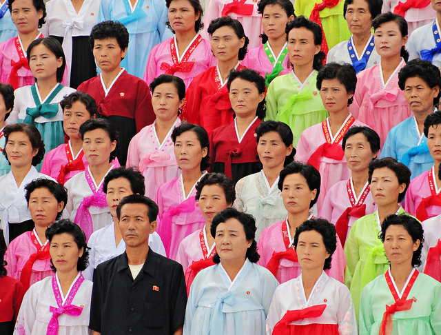 “Modepolitie” bepaalt Noord-Koreaanse klederdracht