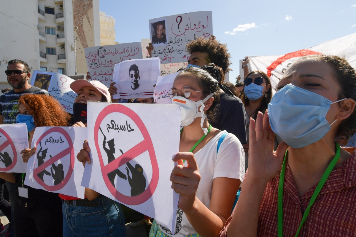 Tien jaar na de Arabische Lente verzetten jonge Tunesiërs zich nog steeds tegen politiegeweld