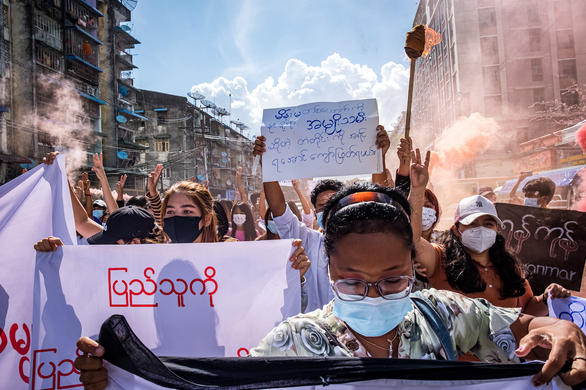 Verzet in Myanmar: ‘Mijn naam is het wapen waarmee ik mij tot op het laatst verdedig’