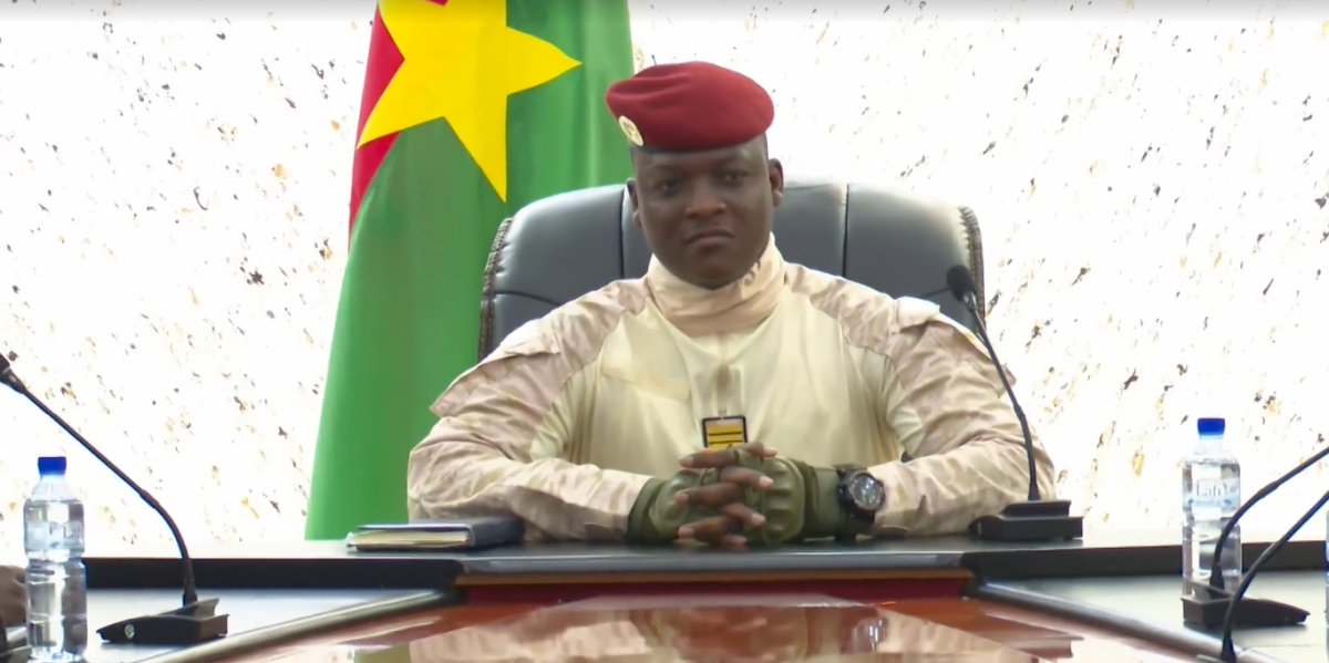 Junta van Burkina Faso geeft zichzelf 5 jaar extra