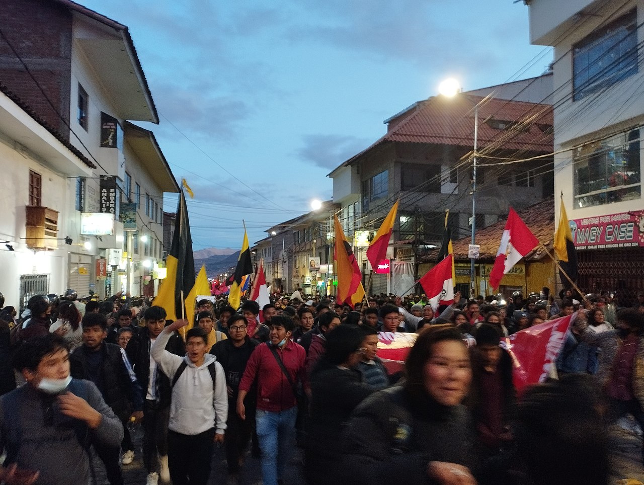‘De woede van de Peruanen zit diep en loopt uit op gewelddadige manifestaties’