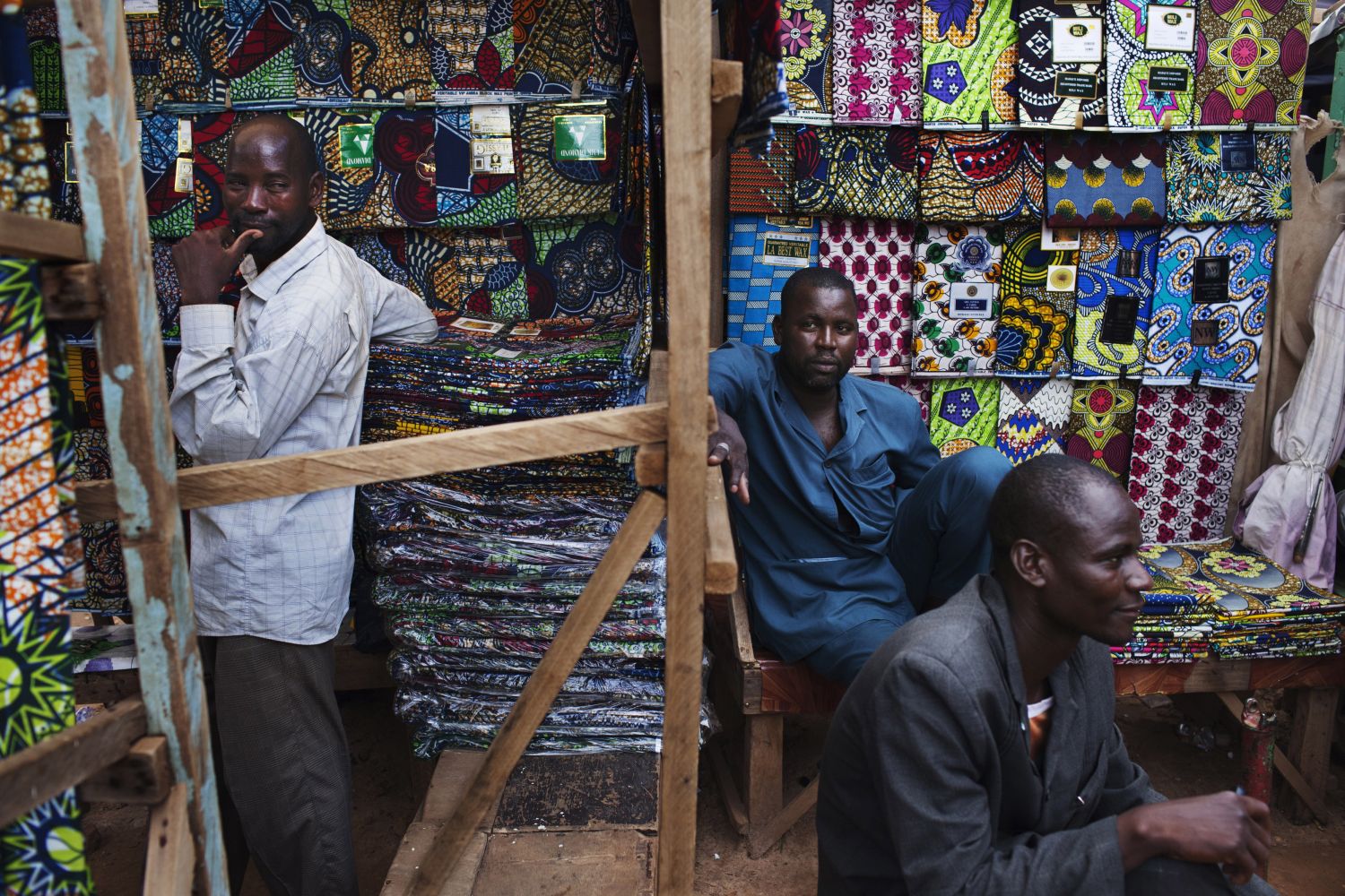 Afrikaanse waxprints: pijnlijke herinnering aan de kolonisatie of symbool van trots?