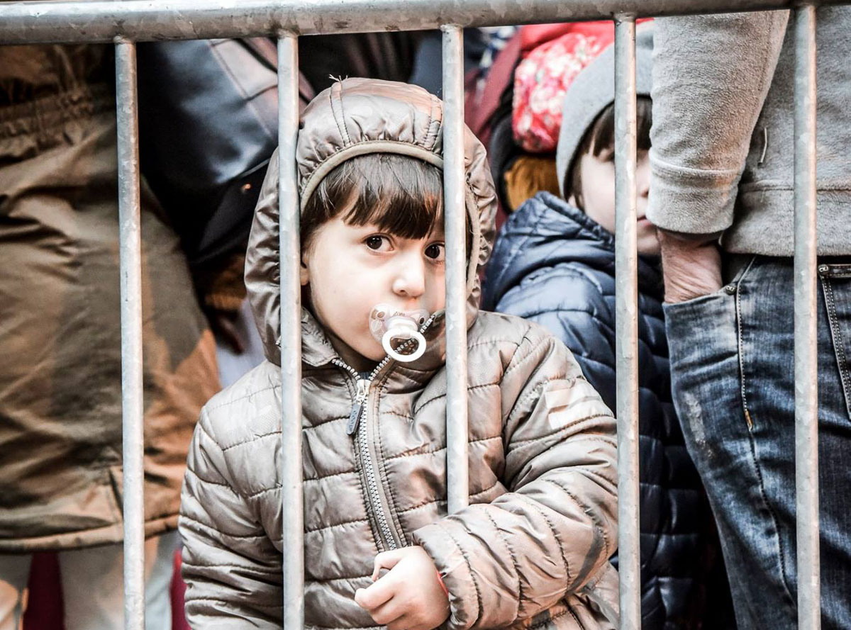 Moet de Syrische familie, geweigerd door Theo Francken, in een gammel bootje de zee over?