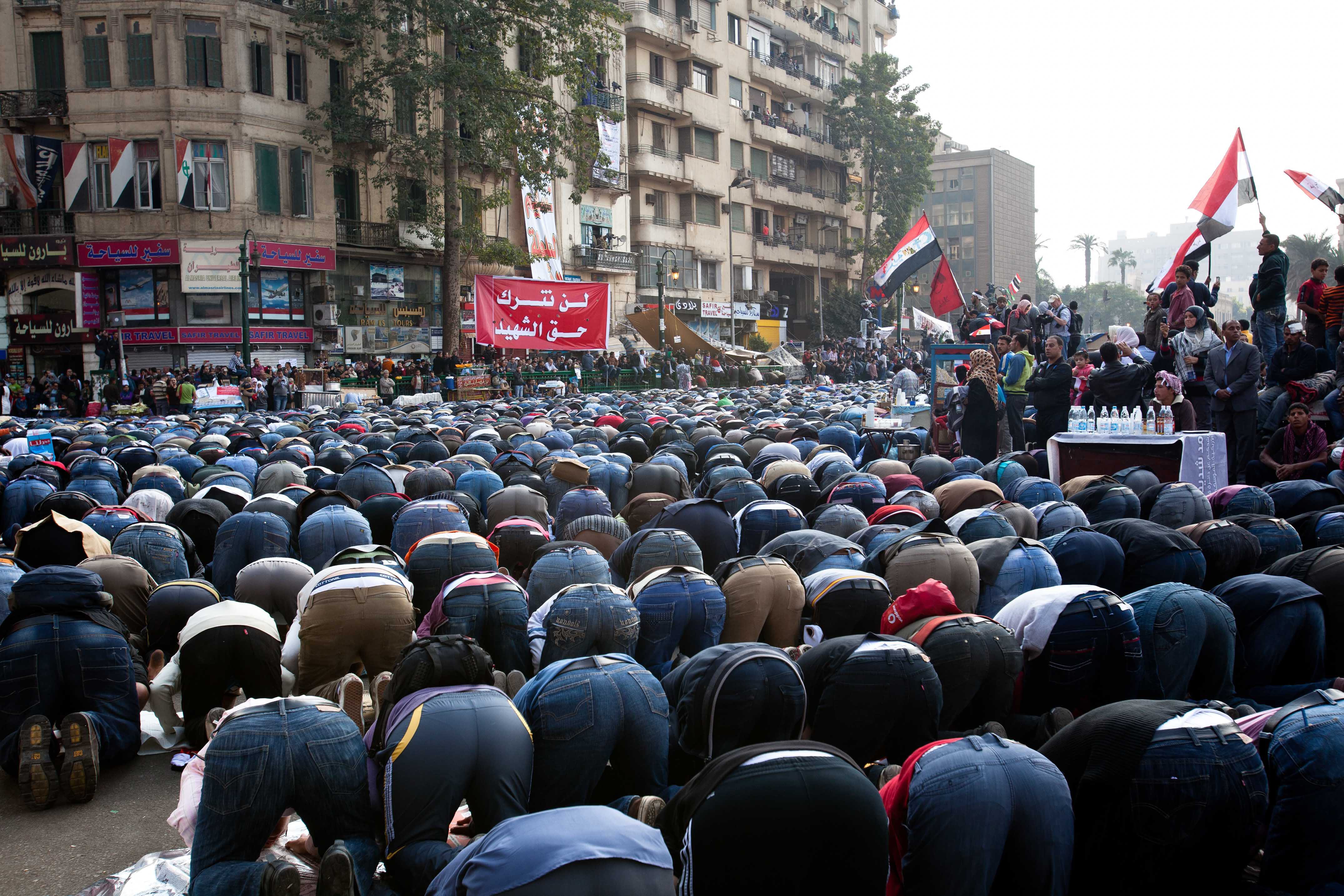 Tien jaar na de Egyptische revolutie: al-Sisi duldt geen tegenspraak van religieuze autoriteiten