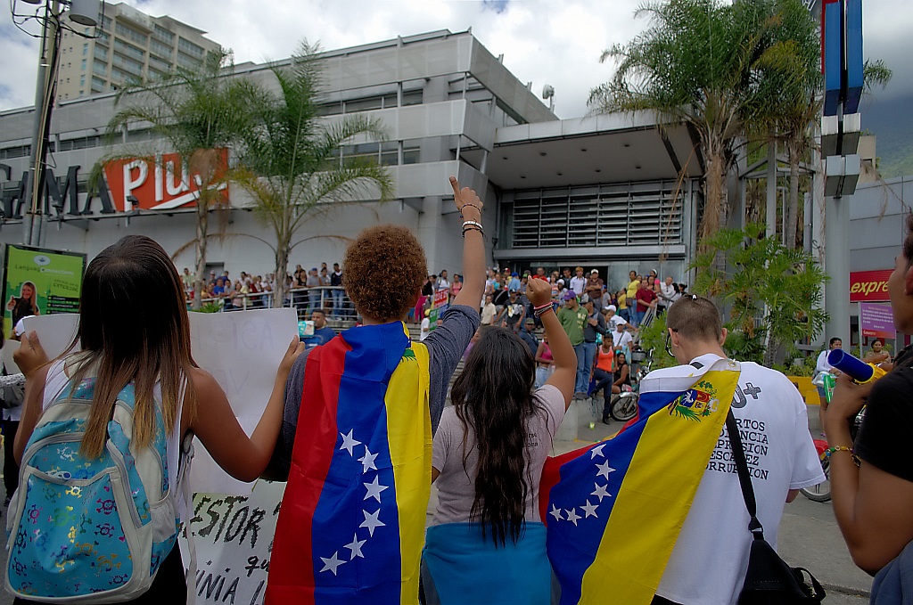 Venezolaanse bevolking kreunt onder crisis