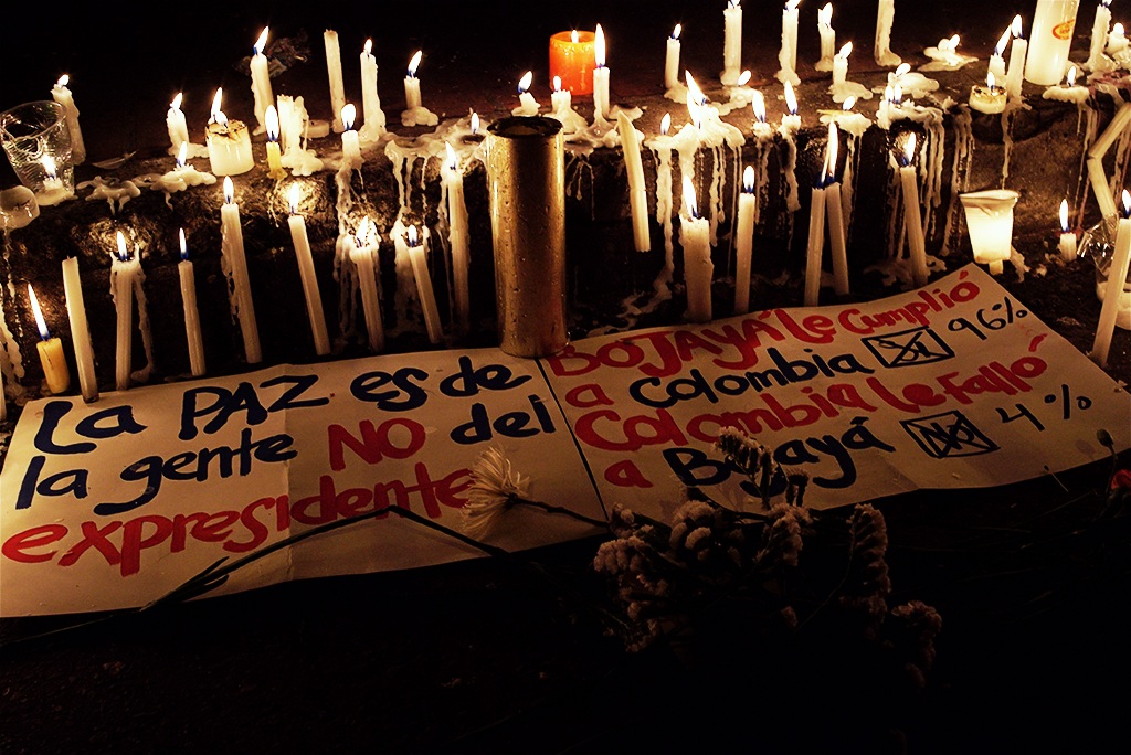 Colombia opnieuw aan de onderhandelingstafel tussen genocide en vrede
