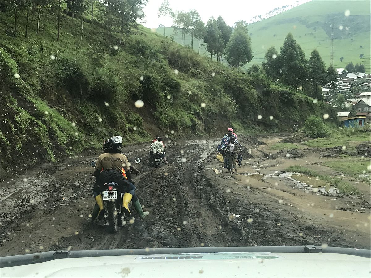 Route 529 in Congo, de modderige ‘weg van de vrede’