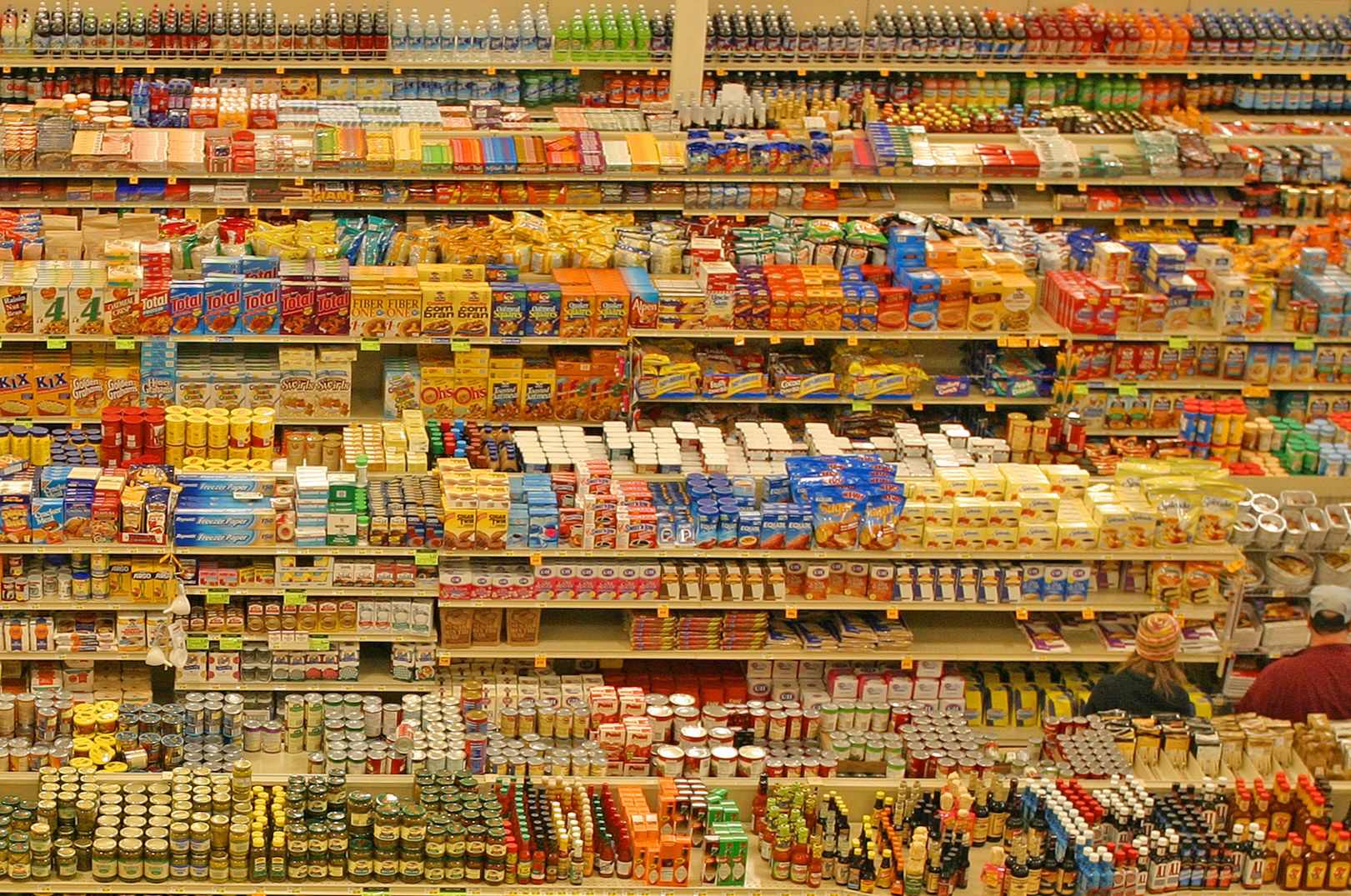Ook Britse supermarktketen geeft overschotten weg