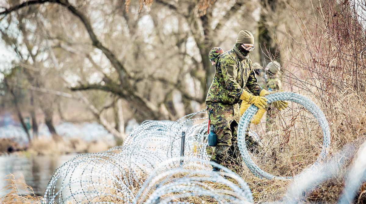 Polen begint aan ‘migrantenmuur’ door beschermd oerbos