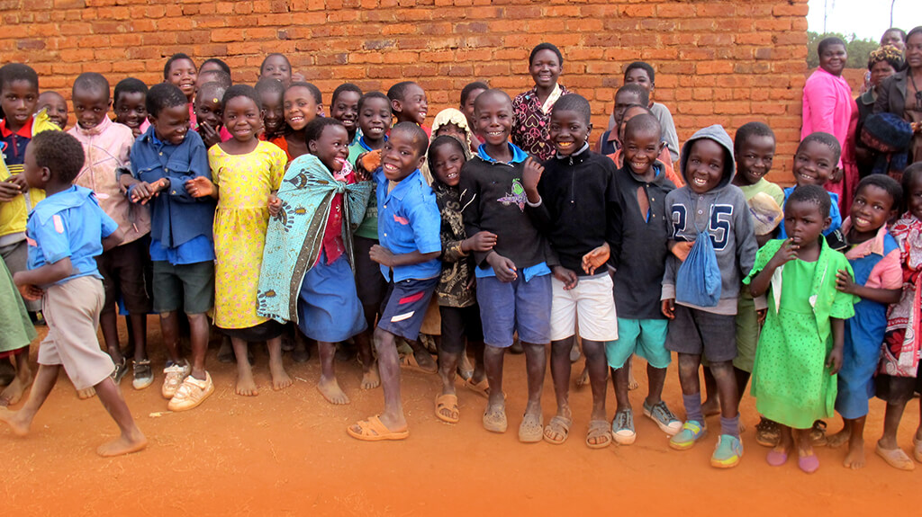 App voor mini-donaties helpt Malawische schoolkinderen aan warme maaltijd
