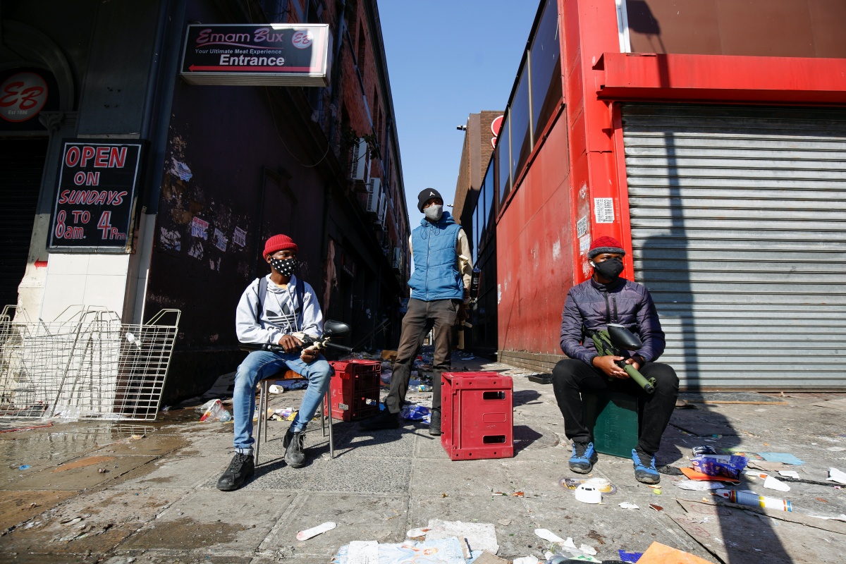 Geweld in Zuid-Afrika: ‘Het lijkt voor buitenstaanders soms een etnisch conflict, maar dat klopt gewoon niet’