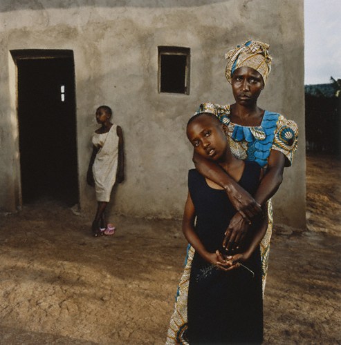 Fotoprijs: mothers of genocide